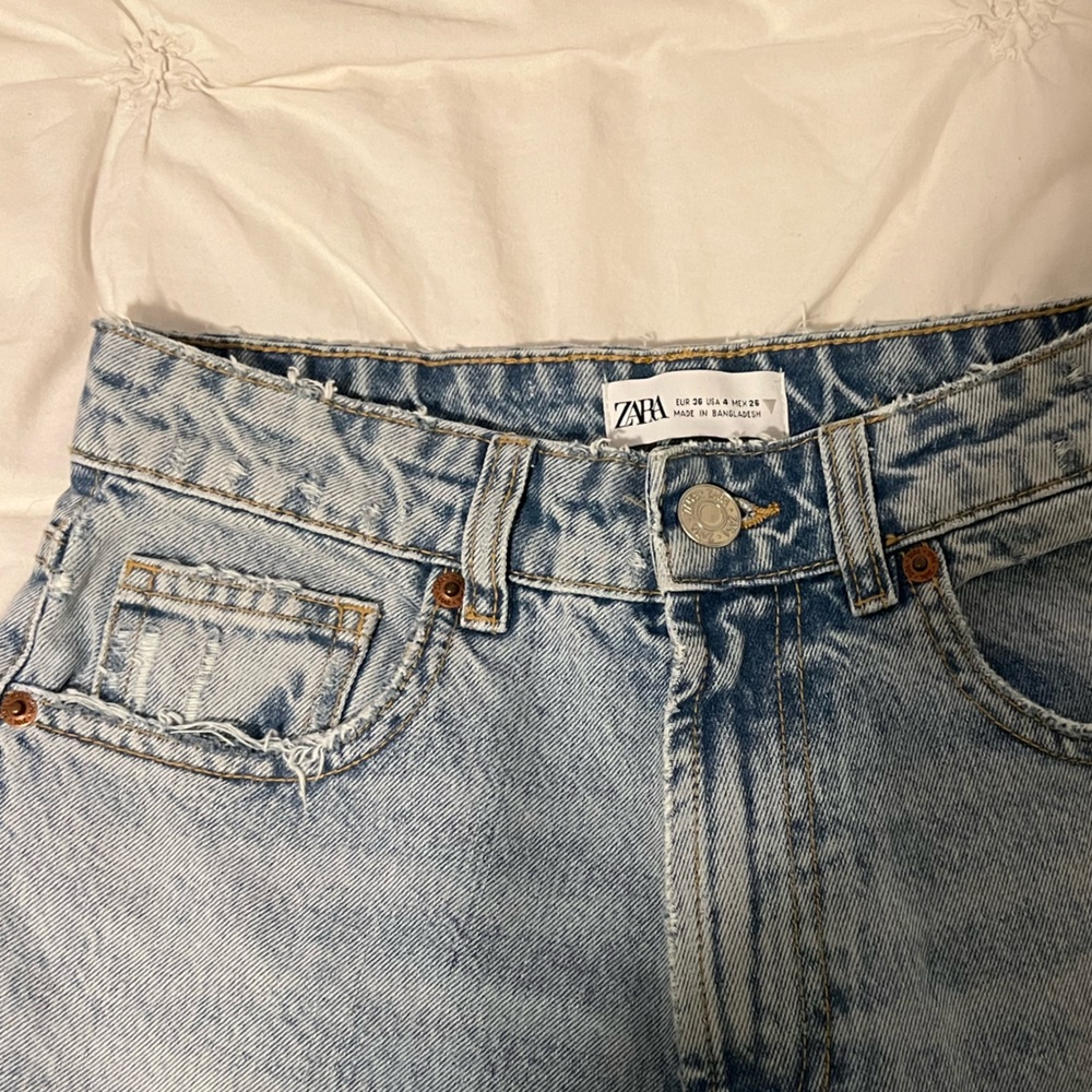 Zara Ripped Mom Jeans - Picture 6 of 8